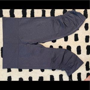Lulu size 4 navy crops